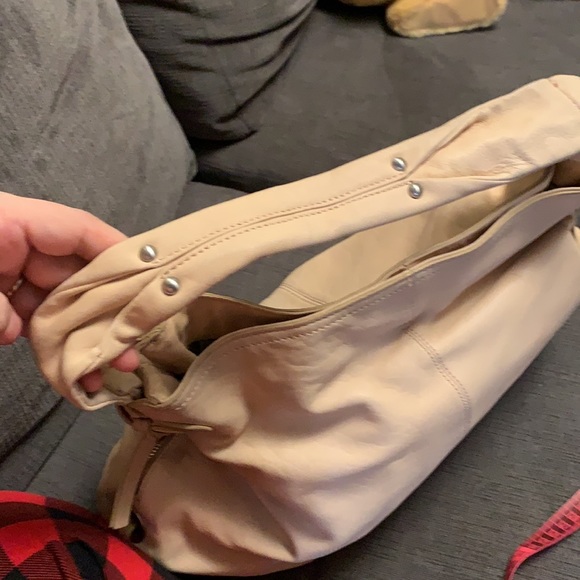 Gorgeous buttery leather hobo bag - Picture 6 of 9